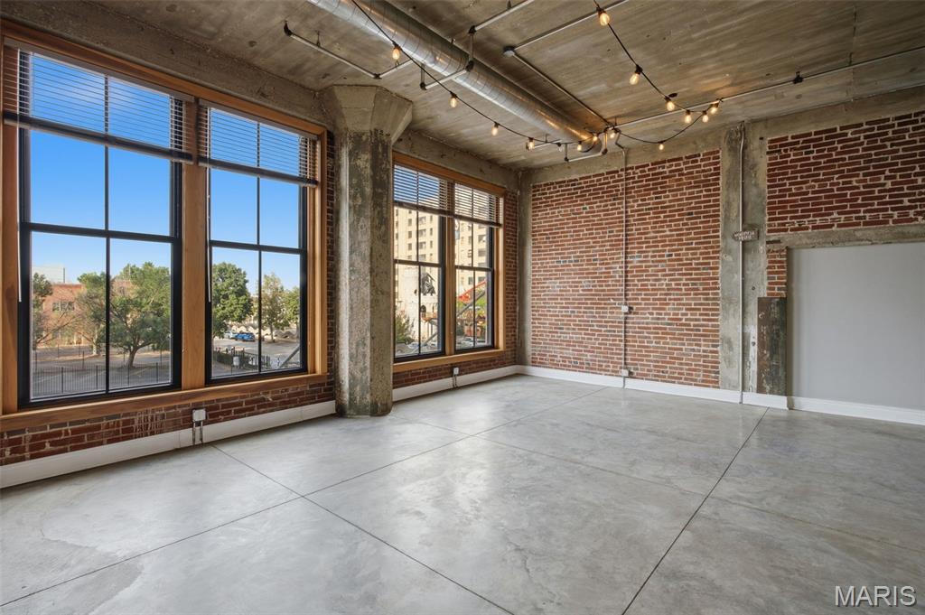 Windows Lofts - Residential