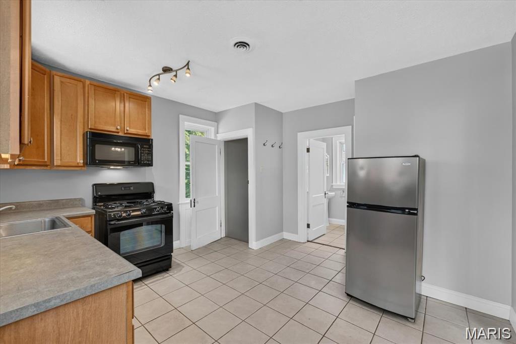 Oak Hill Improv - Residential Lease