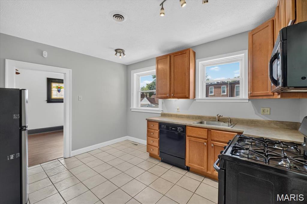 Oak Hill Improv - Residential Lease