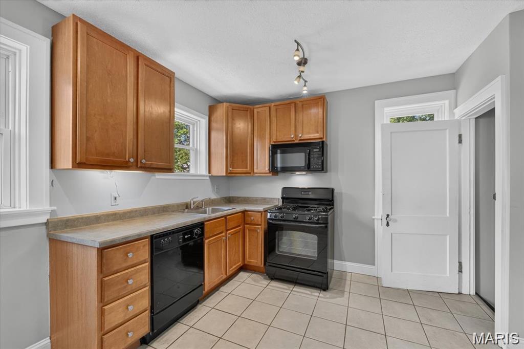 Oak Hill Improv - Residential Lease