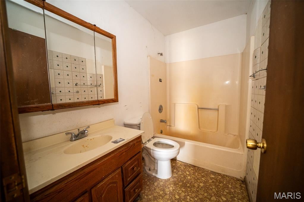 B & J Flats - Residential