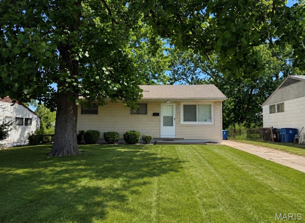 Great opportunity for an investor or first-time home buyer! This 3-bedroom, 1-bath home in the Riverview Gardens School District offers a functional main floor layout with comfortable living space and an unfinished basement featuring laundry and plenty of storage with room to grow. The kitchen includes a gas stove and practical setup for everyday living. Enjoy the spacious backyard with potential for entertaining, gardening, or relaxing outdoors. Don't miss out on a great chance to add your own personal touches or expand your investment portfolio.
