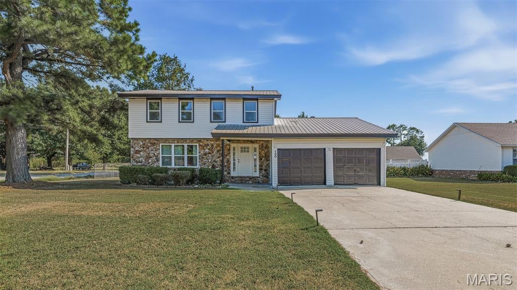 Check out this recently updated 3-bedroom 2.5-bathroom beauty! This stunning home has tons of high-end updates throughout! The kitchen is a dream for anyone that loves to cook or entertain! In addition to the 3 bedrooms, there is a large bonus room that can be used as a 4th bedroom, a multi-purpose room, playroom, craft room or whatever fits your needs. The house is heated and cooled with multiple mini split units, which are all new! 
The design of this one truly flows throughout the entire home. The spa-like bathrooms are amazing. From the curb appeal to the modern interior touches, this one has it all! Call today to take a look at this one in person.
100 Pecan Blvd where Modern luxury meets functionality!