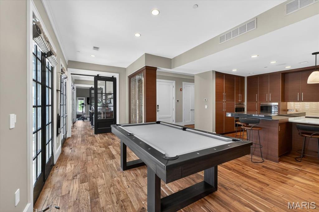 31 Brighton Way Condo - Residential