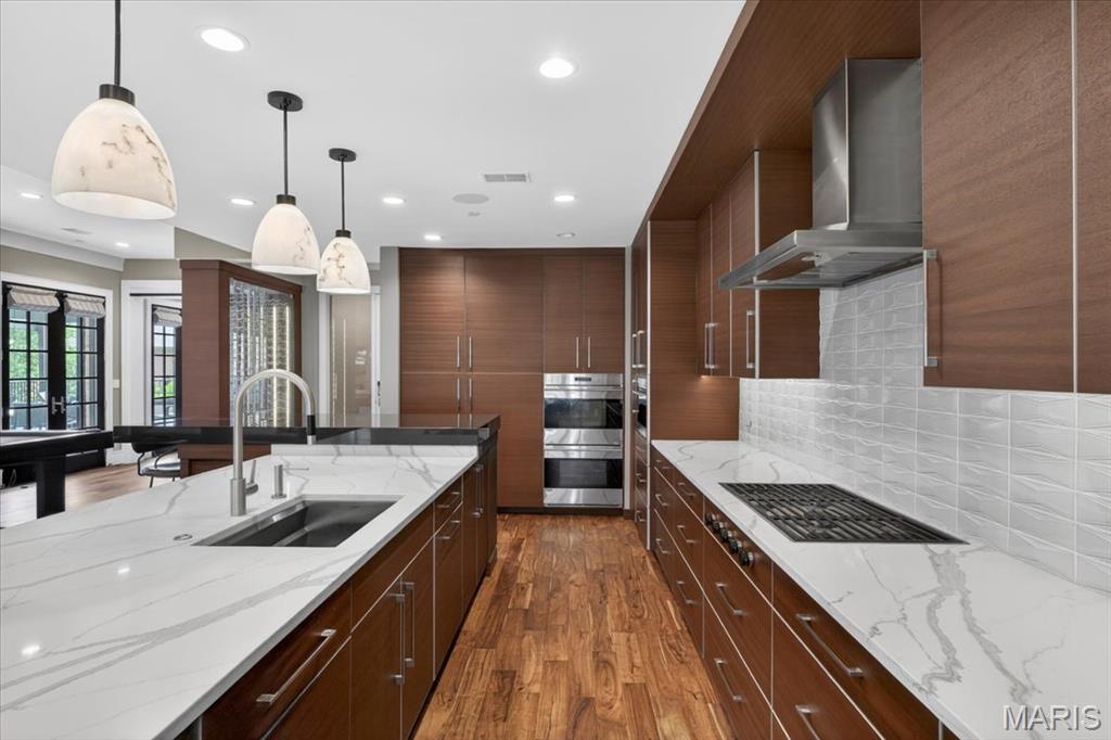 31 Brighton Way Condo - Residential