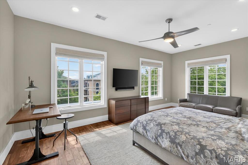 31 Brighton Way Condo - Residential