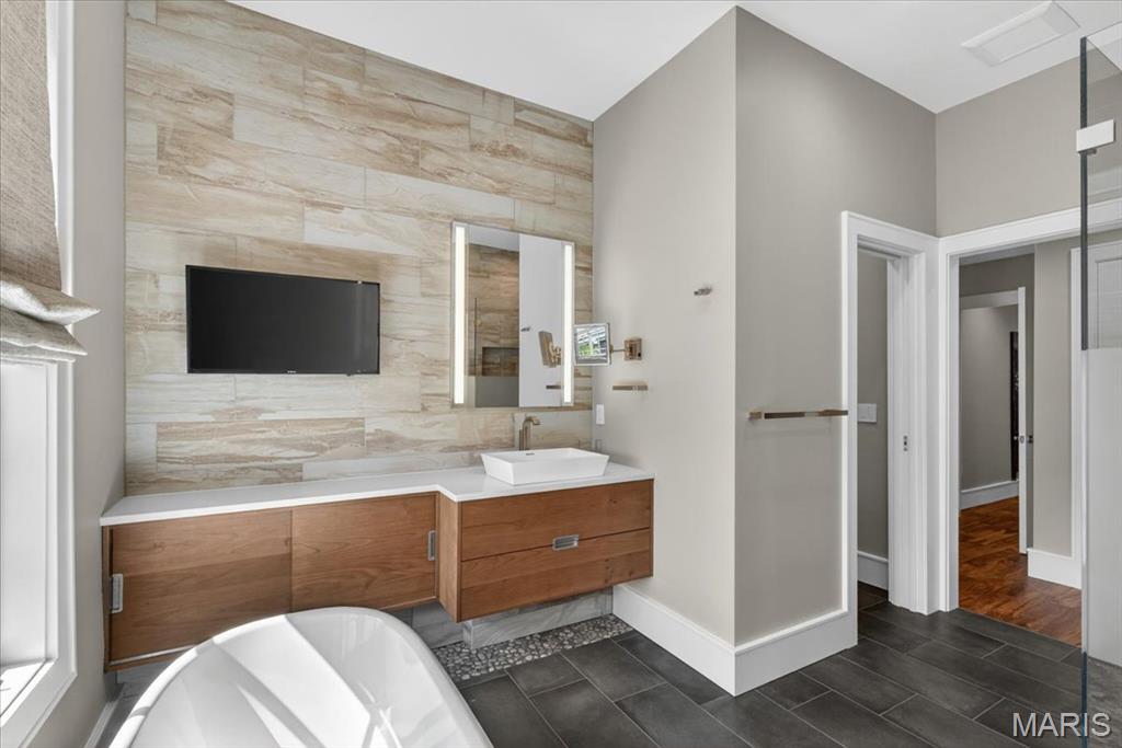 31 Brighton Way Condo - Residential