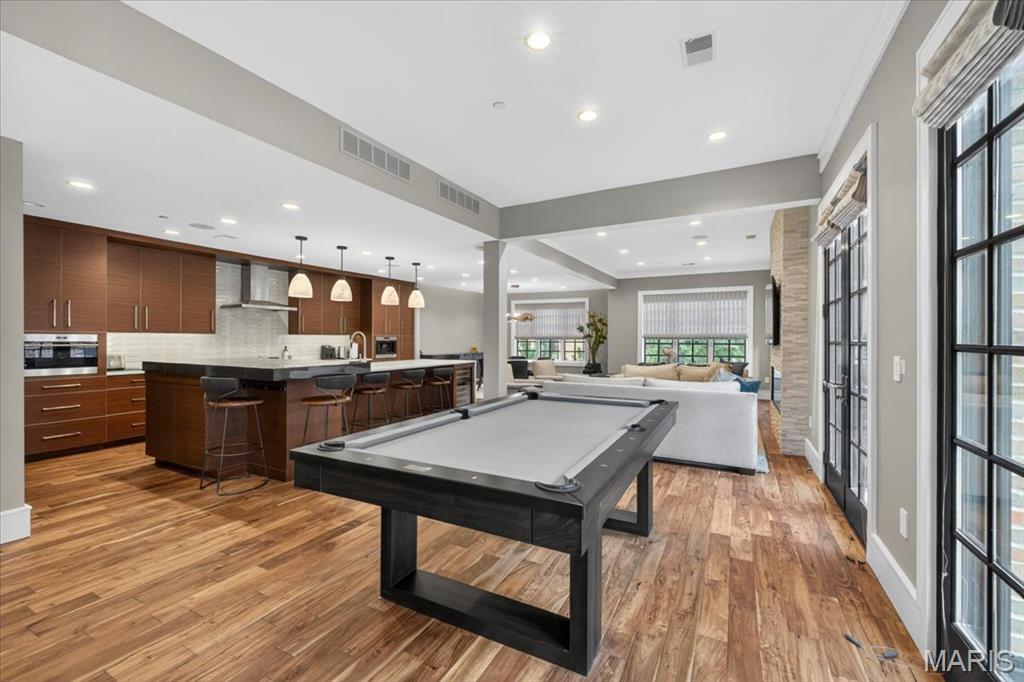 31 Brighton Way Condo - Residential