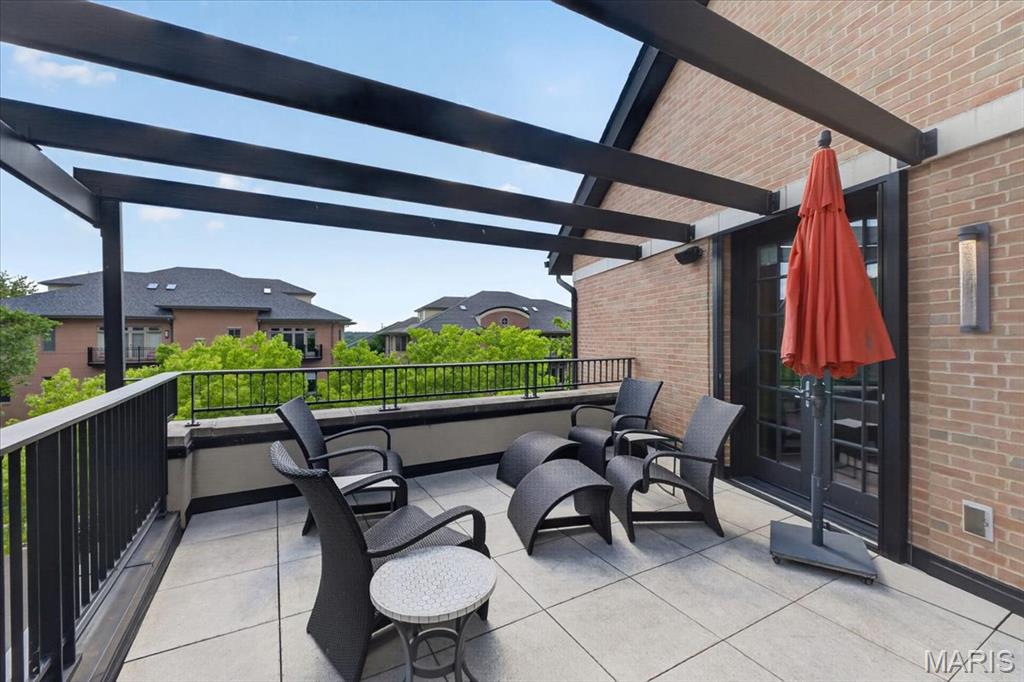 31 Brighton Way Condo - Residential
