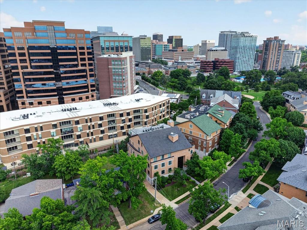 31 Brighton Way Condo - Residential