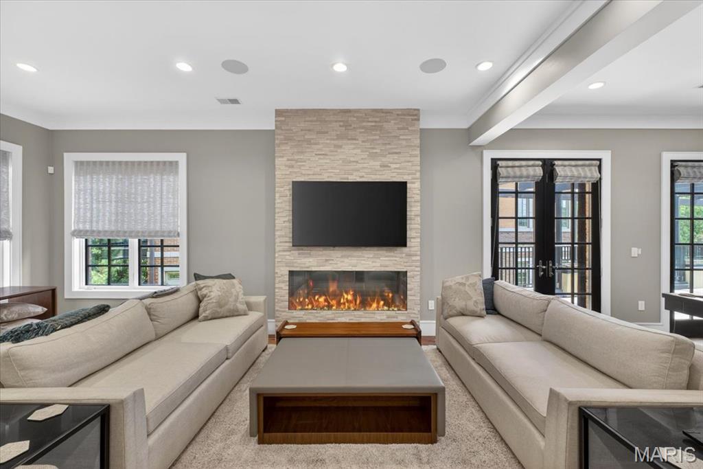 31 Brighton Way Condo - Residential
