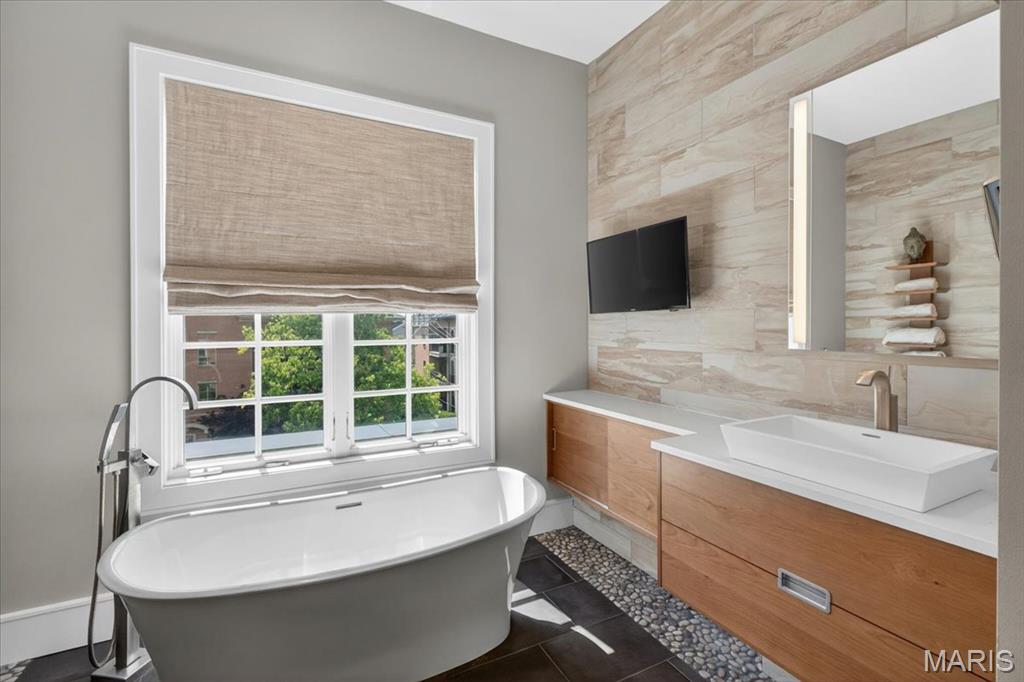 31 Brighton Way Condo - Residential