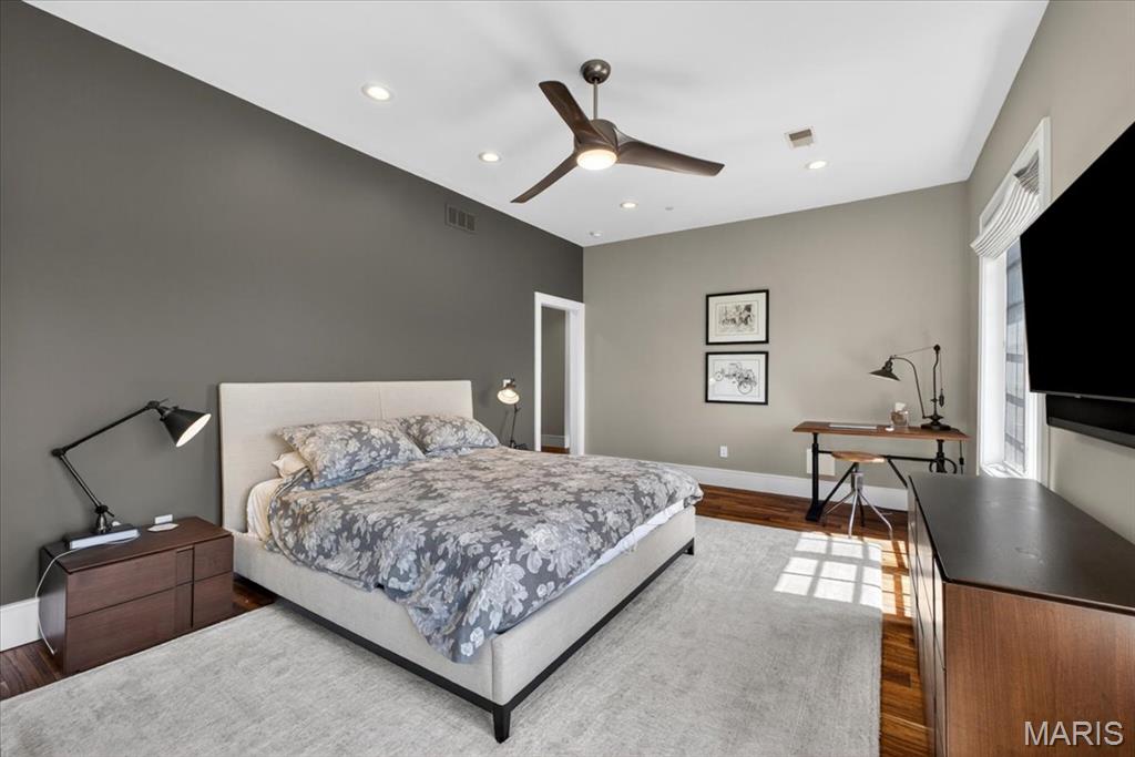 31 Brighton Way Condo - Residential