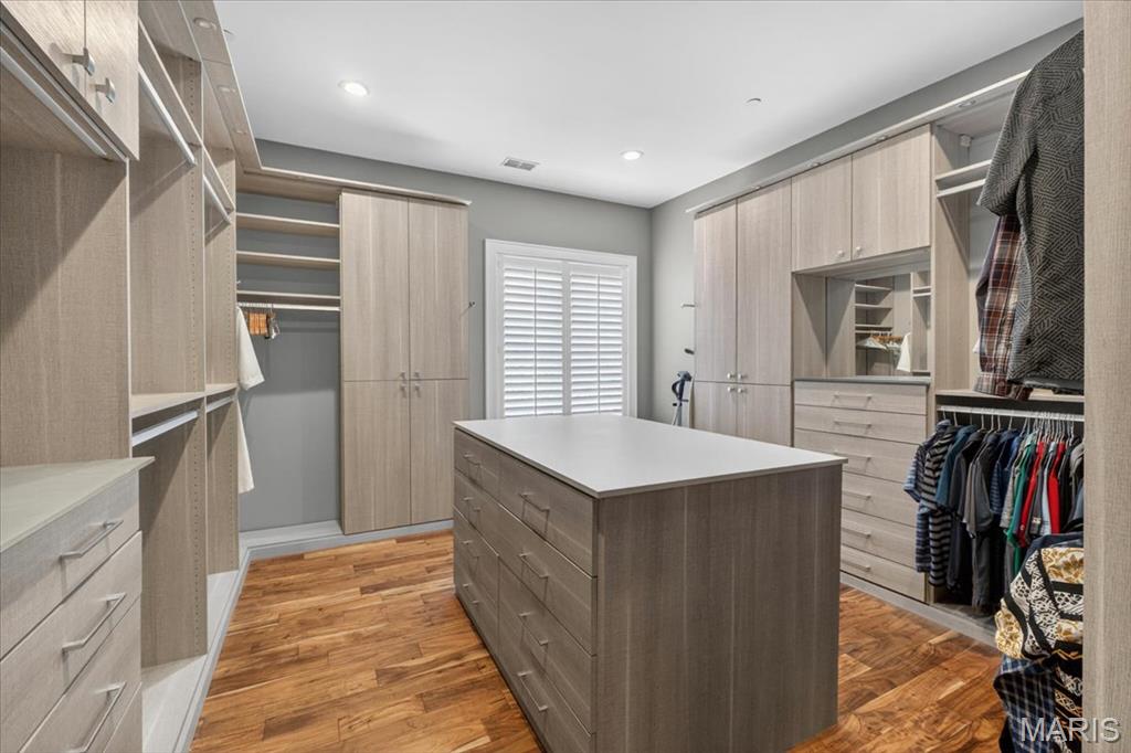 31 Brighton Way Condo - Residential