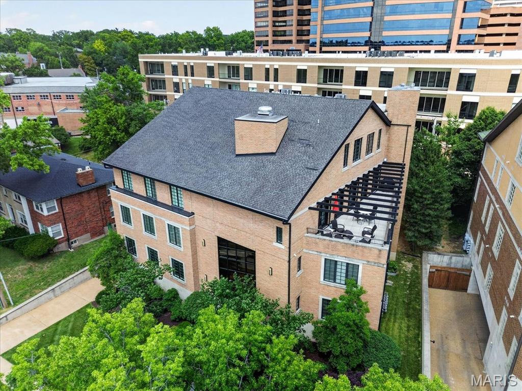 31 Brighton Way Condo - Residential
