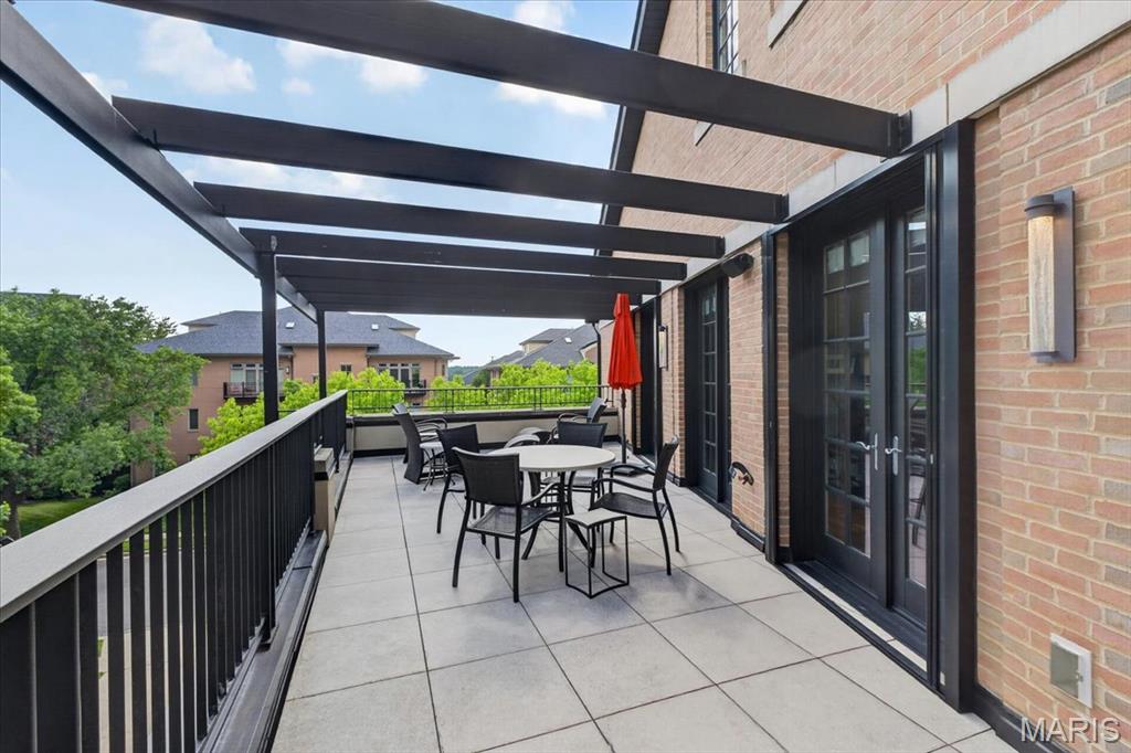 31 Brighton Way Condo - Residential