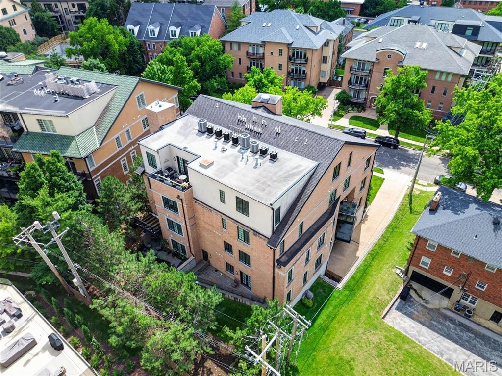 31 Brighton Way Condo - Residential