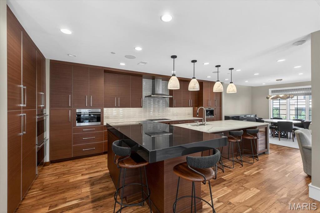 31 Brighton Way Condo - Residential