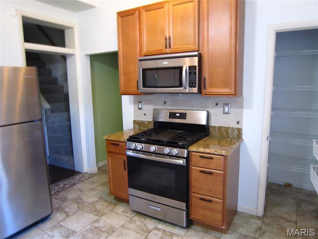 Old Belleville Twnhse Condos - Residential Lease
