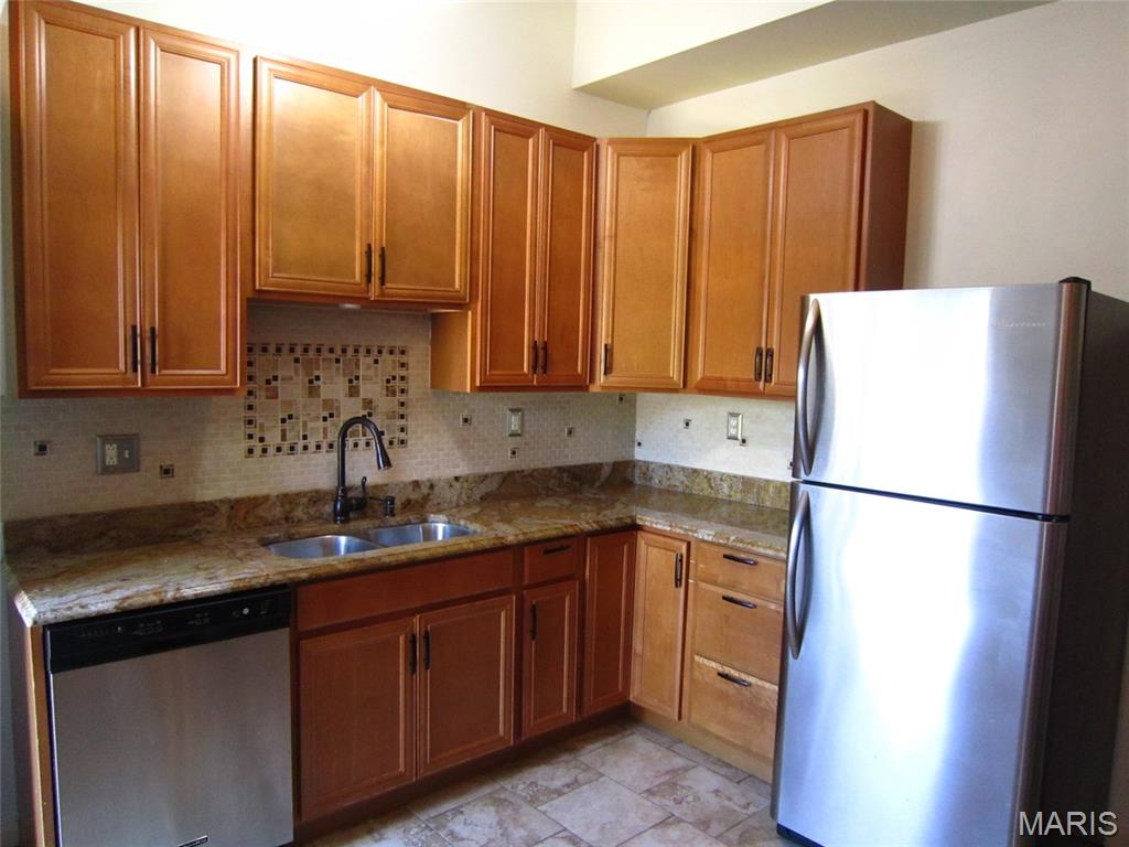 Old Belleville Twnhse Condos - Residential Lease