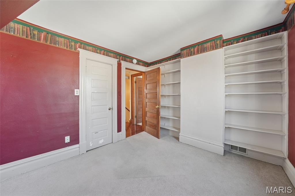 Tuxedo Park - Residential