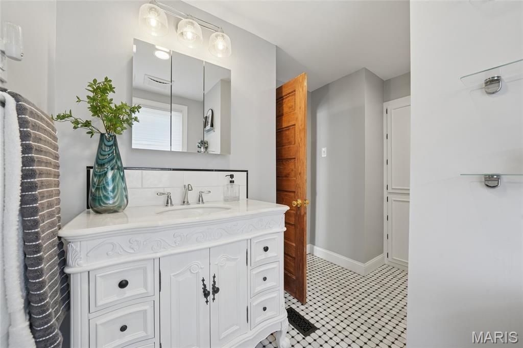 Tuxedo Park - Residential
