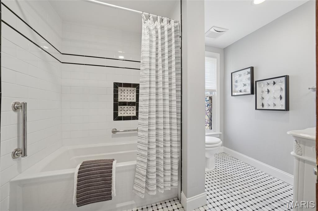Tuxedo Park - Residential