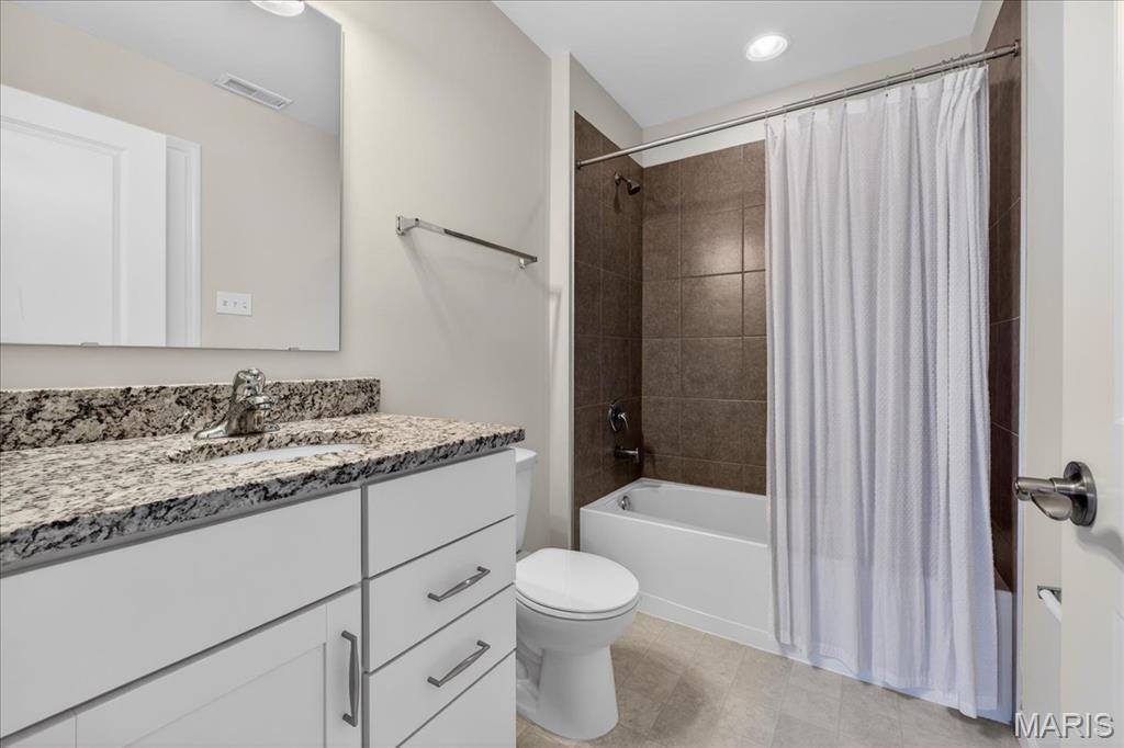 Central Park Townes Amd - Residential Lease
