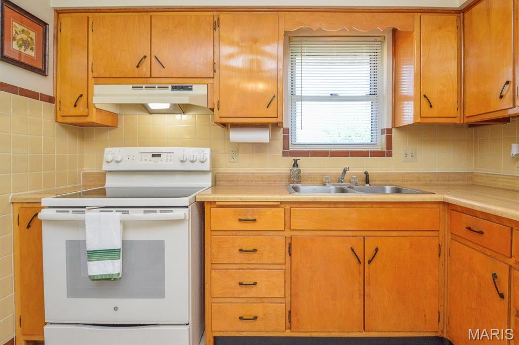 Canterbury Manor 1stadd - Residential