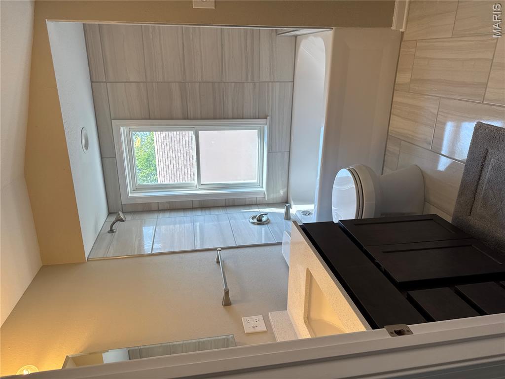 Laughlins Add To Sycamore Hills Re - Residential