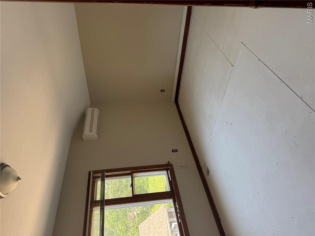 Laughlins Add To Sycamore Hills Re - Residential