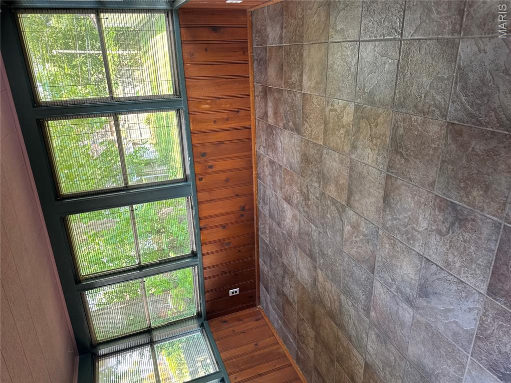 Laughlins Add To Sycamore Hills Re - Residential