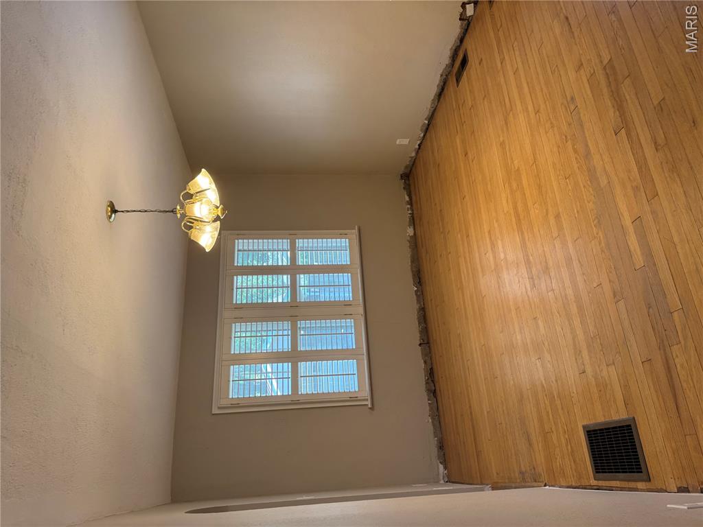Laughlins Add To Sycamore Hills Re - Residential