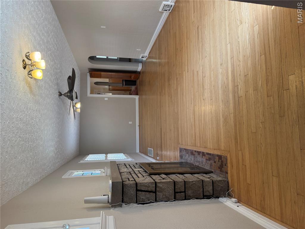 Laughlins Add To Sycamore Hills Re - Residential