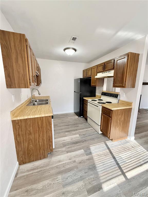 CHATEAU WOODS - Residential Lease