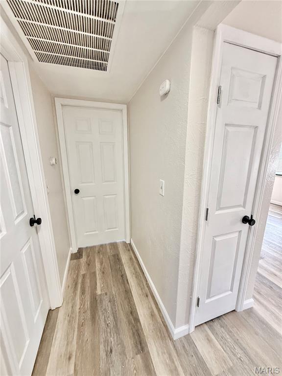 CHATEAU WOODS - Residential Lease