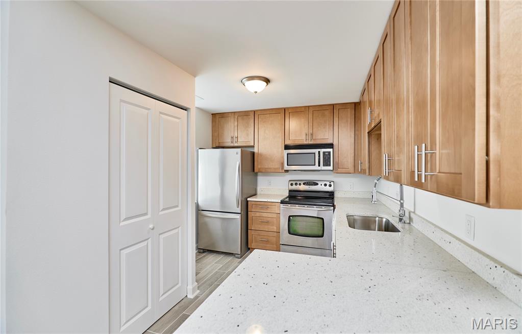 Pershing Ave Condo - Residential
