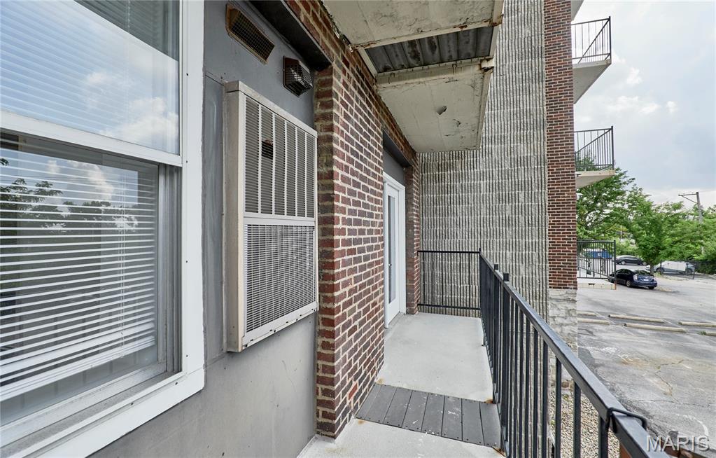 Pershing Ave Condo - Residential