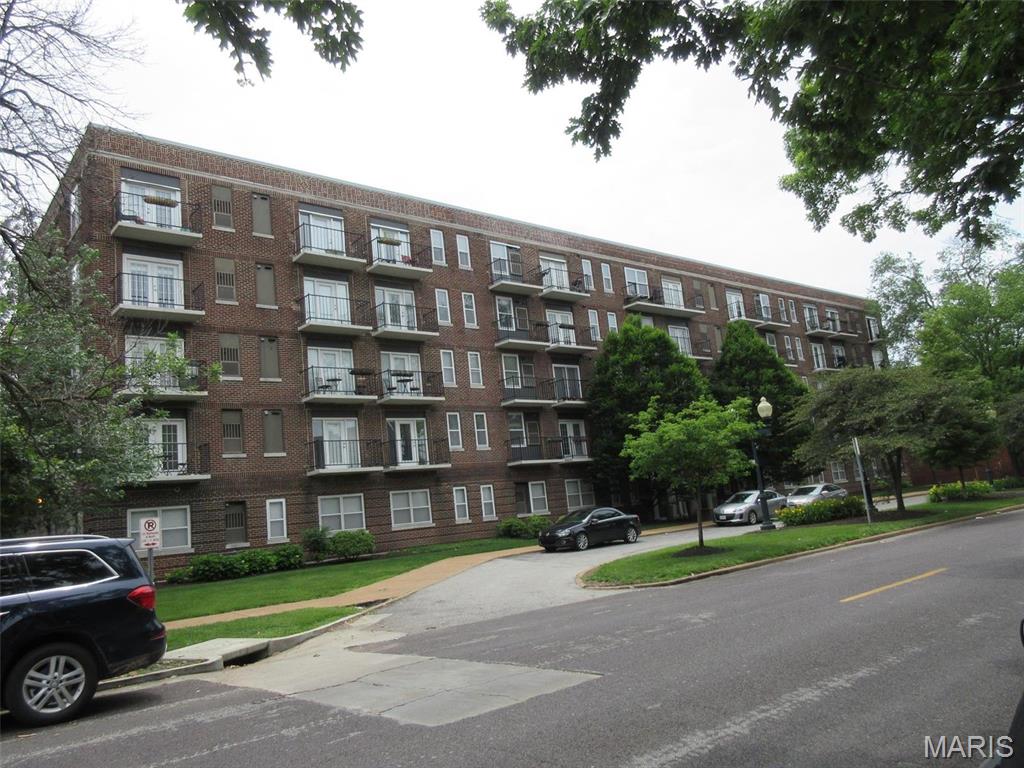 Pershing Ave Condo - Residential