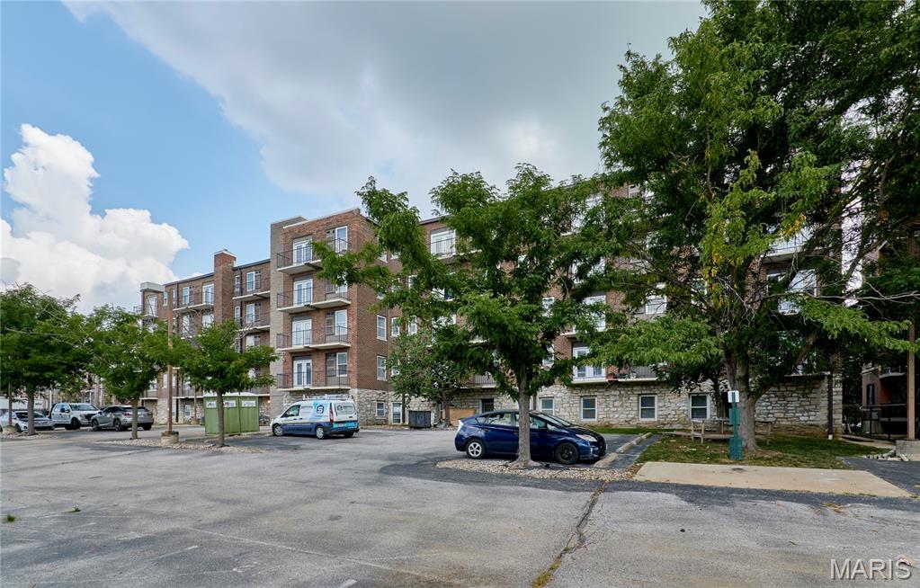 Pershing Ave Condo - Residential