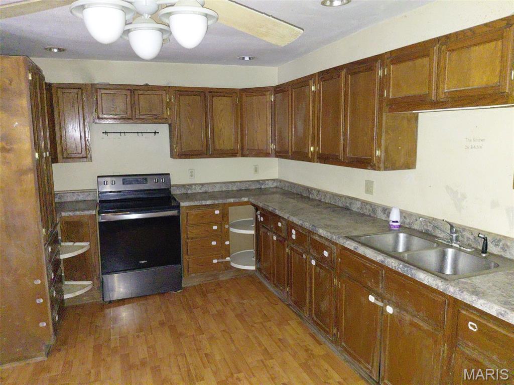 CHURCHILLS - Residential