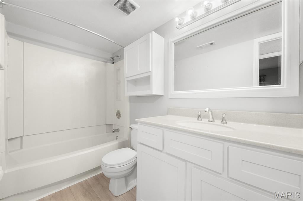 Brentwood Forest Condo Ph Seven - Residential Lease