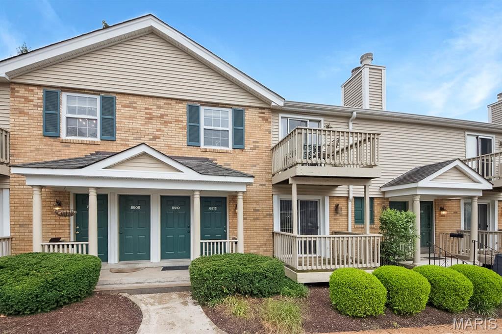 Here's your chance to lease a well maintained, 2 bedroom, 1 bath unit in Brentwood Forest all on one level, no stairs within the unit.   Rental rate is $1600 and includes sewer, water and trash.  Your responsibility would be electricity and internet, if you so desired.    Brentwood Forest offers two community pools, tennis courts, and the location can't be beat as it's walkable to some shopping and dining.  This unit is spacious, offering two bedrooms, a shared bath, and a nice back deck patio with storage closet.  The kitchen has been updated as you can see in the pics.  The unit comes with the washer/dryer.  Parking is directly in front of the unit which is super convenient.