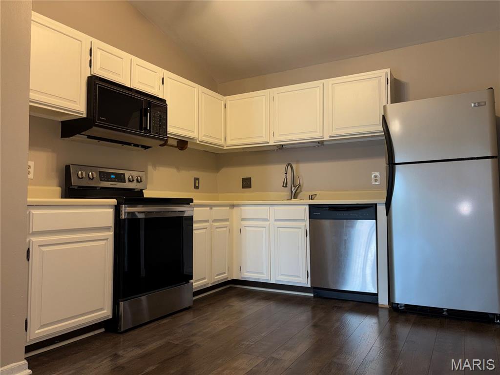 Sherwood Place Condo Four - Residential