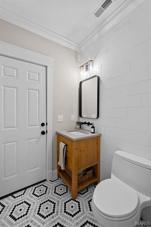 Chateau Du Bois #2B - Residential
