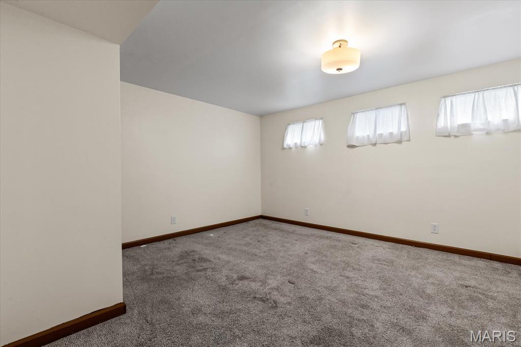 Terric Manor 02 - Residential