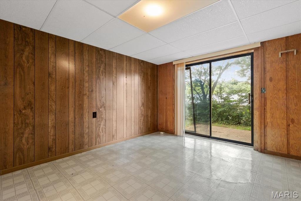 Terric Manor 02 - Residential