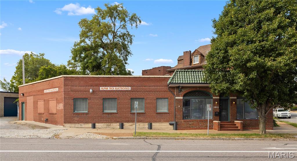 Lafayette Park Add - Commercial Lease