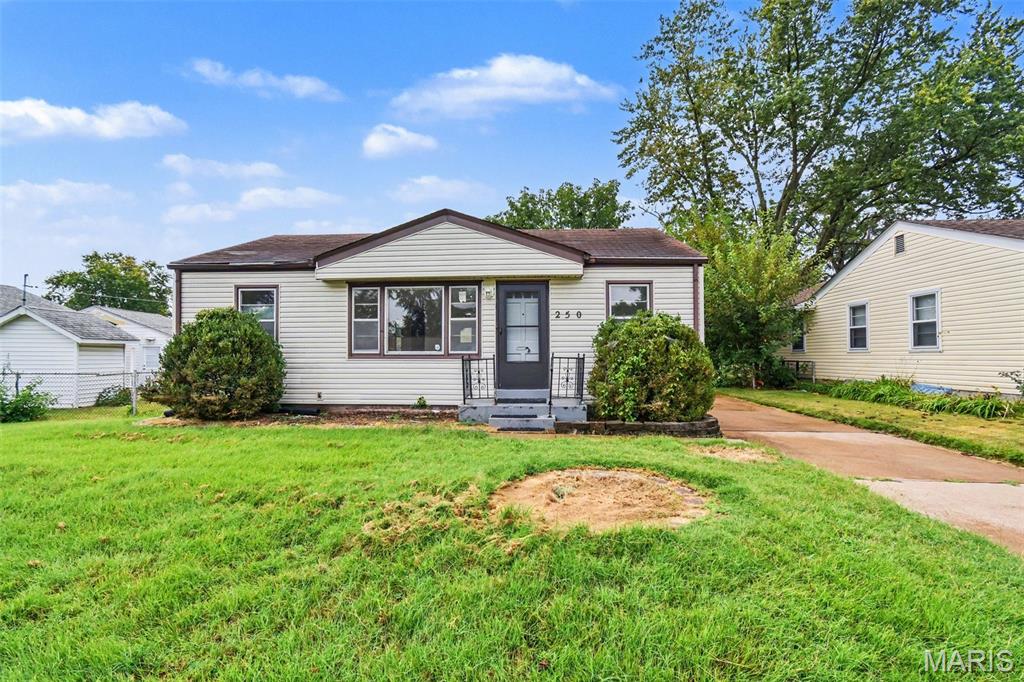 Charming 2-Bedroom Ranch Home in Florissant – Available Now!

Conveniently located near I-270 and South New Florissant Road, this delightful 2 bedroom, 1 bathroom ranch-style home offers the perfect blend of comfort and accessibility. Step inside to find beautiful hardwood flooring flowing throughout a bright and inviting layout. The home features a versatile basement for extra storage or recreational space, along with the convenience of an attached garage. One of the true highlights is the gorgeous back sunroom, which overlooks an expansive backyard on a prime corner lot- perfect for morning coffee or relaxing weekends. Combining character, space, and an unbeatable location, this property is a must-see. Don't miss out on making this wonderful house your next home- apply today!