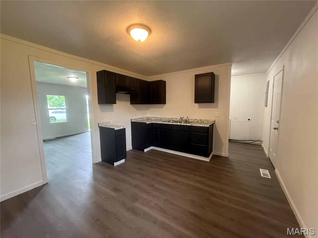 Parklane Manor - Residential